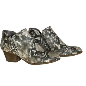 Fergie Women's 8 Bianca Faux Leather  Ankle Bootie Snake Skin Pattern Western